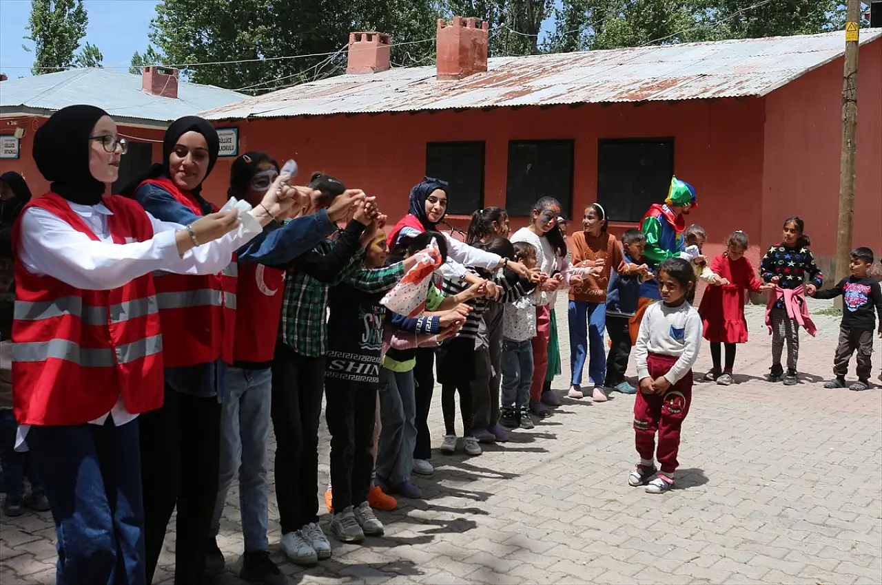 Bayram öncesi Güllüce'de renkli bir gün yaşandı
