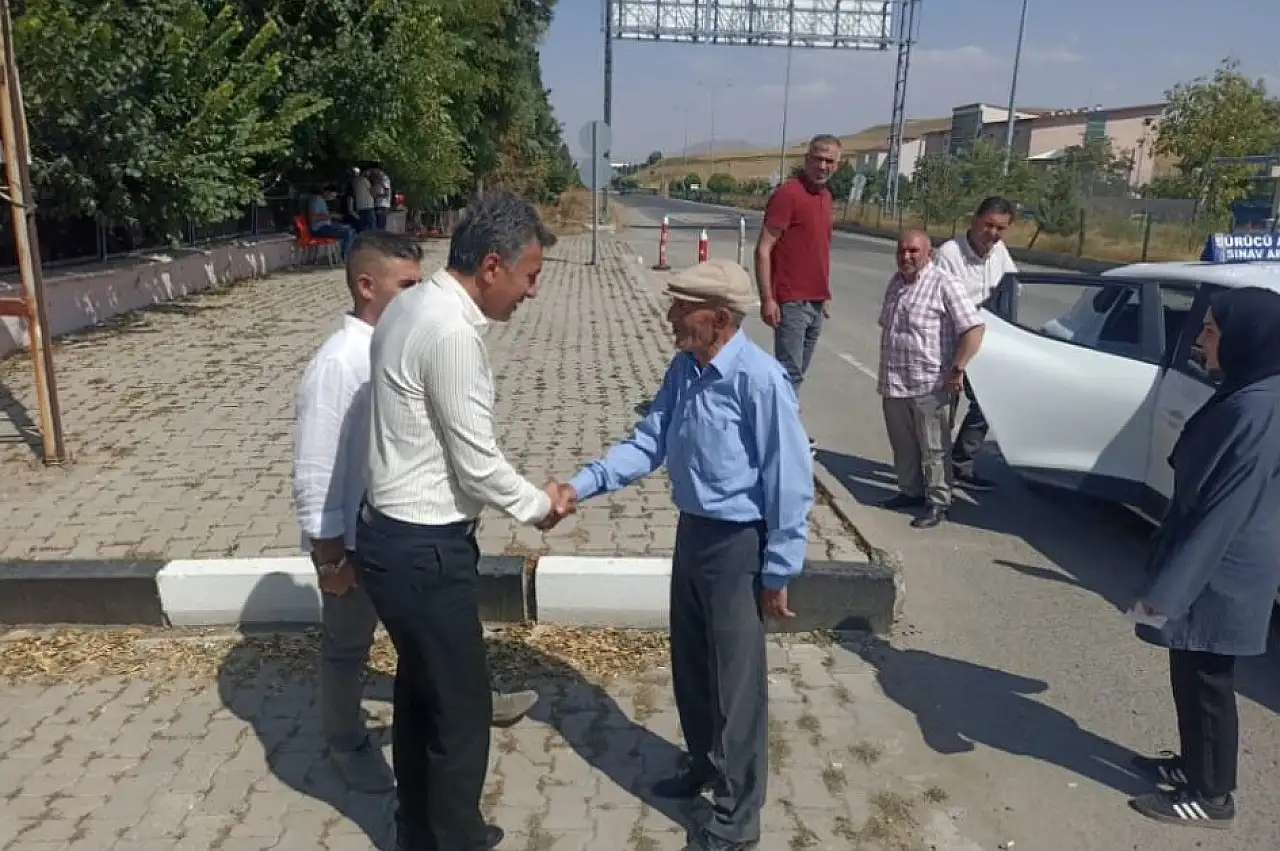 Çakan, Tutak'taki direksiyon sınavını yerinde takip etti