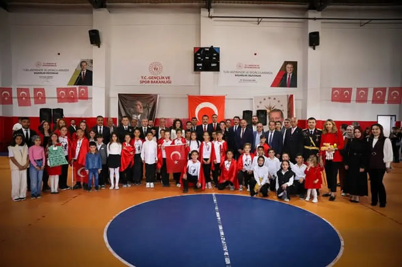 Muradiye'de 29 Ekim Cumhuriyet Bayramı Coşkuyla Kutlandı