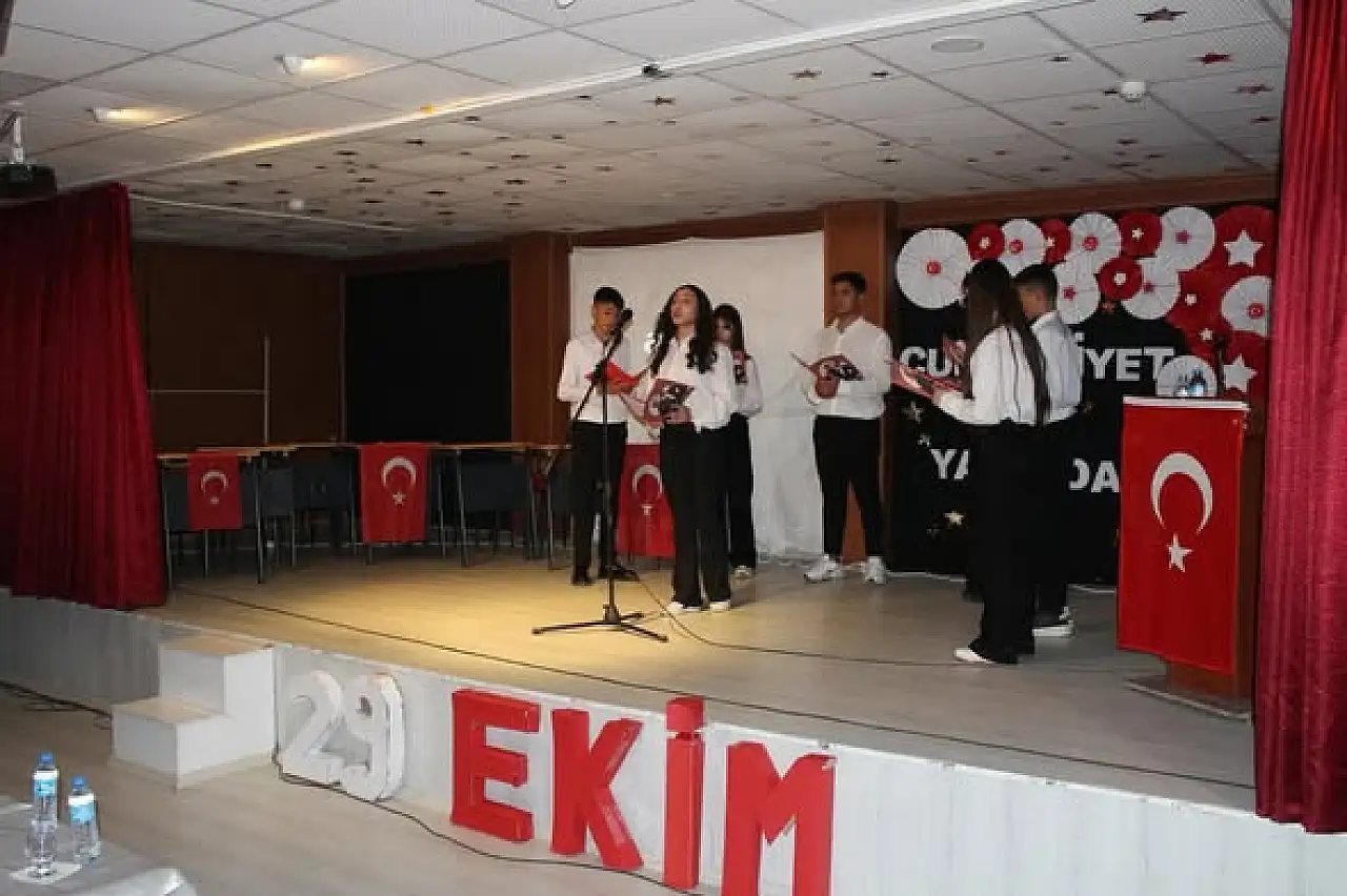 Çaldıran'da 29 Ekim Cumhuriyet Bayramı Coşkuyla Kutlandı