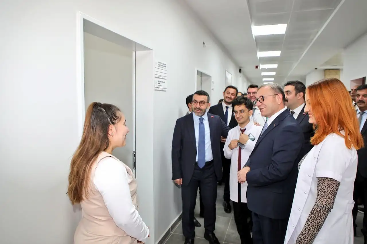Arpaçay'da 30 milyon liralık yeni sağlık merkezi hizmete açıldı