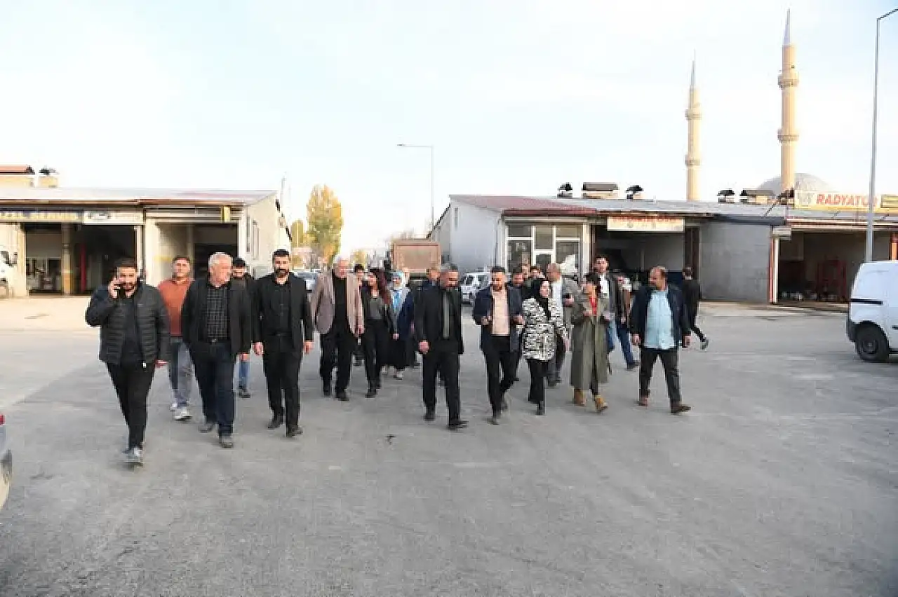 Muş Belediye Eşbaşkanı Sayılğan ve Milletvekili Boz Sanayi Sitesi'nde İncelemelerde Bulundu