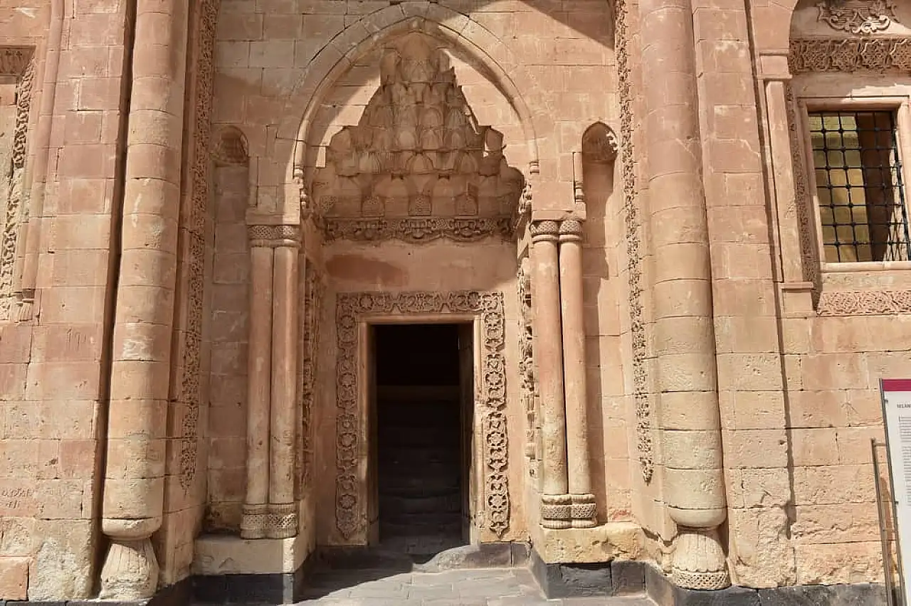 Ağrı İshak Paşa Sarayı