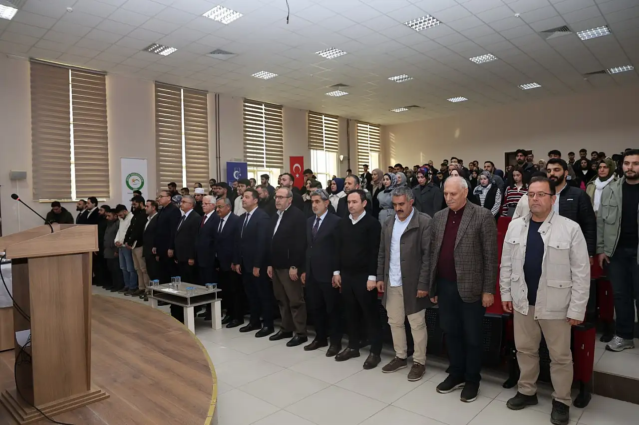 Iğdır Üniversitesi'nde İslam'ı Yeniden Yaşamak Konferansı Düzenlendi