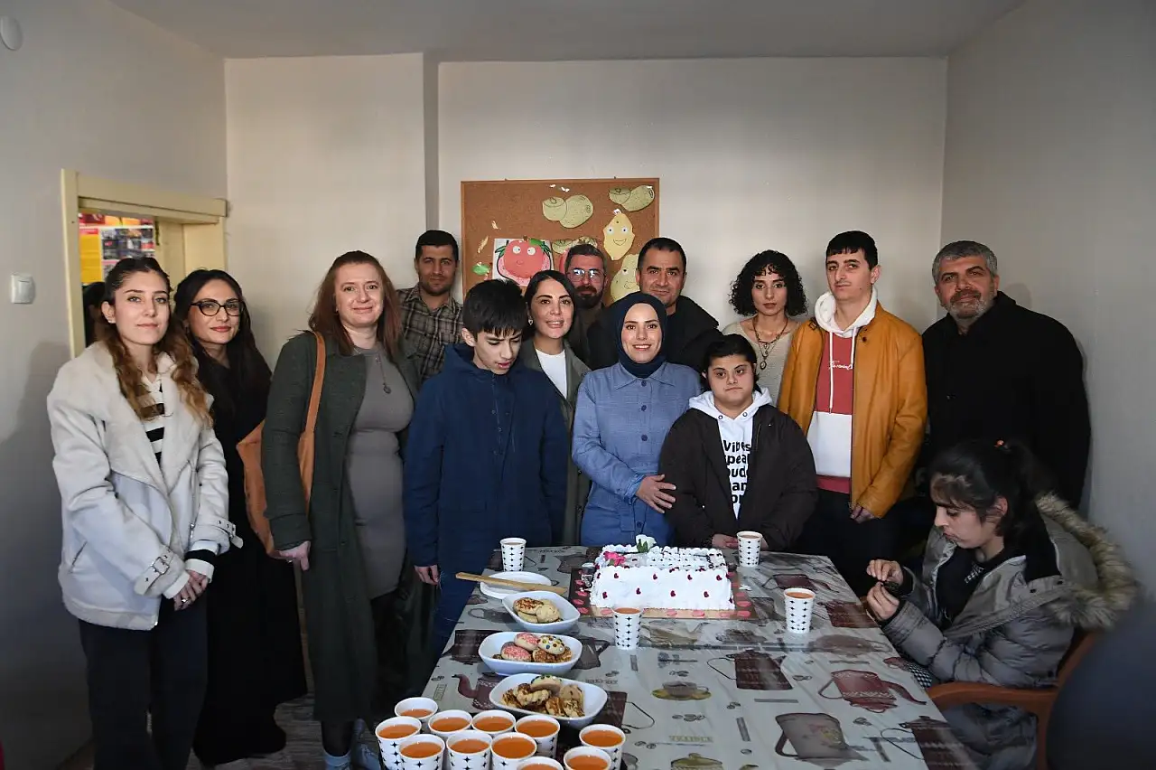 Eşbaşkan Sayılğan'dan Özel Eğitim Öğrencilerine Anlamlı Ziyaret