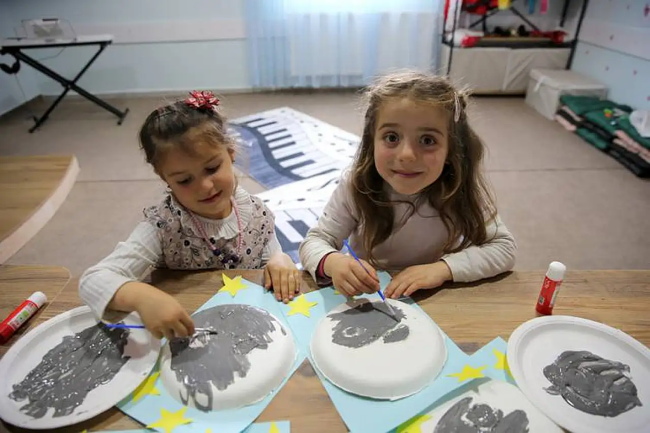 Köyde açılan sanat atölyesi, öğrencilerin yaratıcılık ve özgüvenini artırıyor