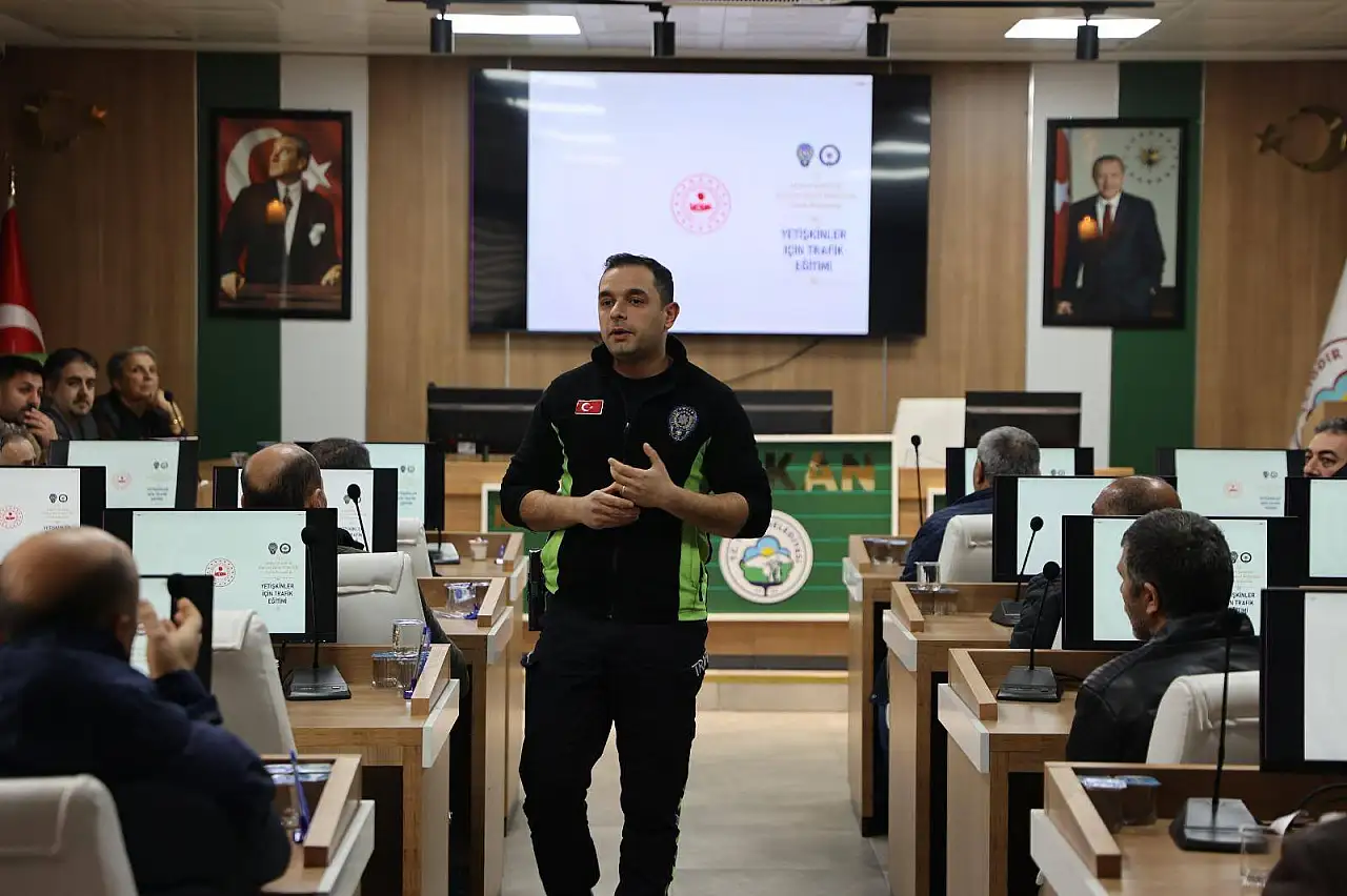 Iğdır Belediyesi Şoförlerine Trafik Eğitimi Verildi