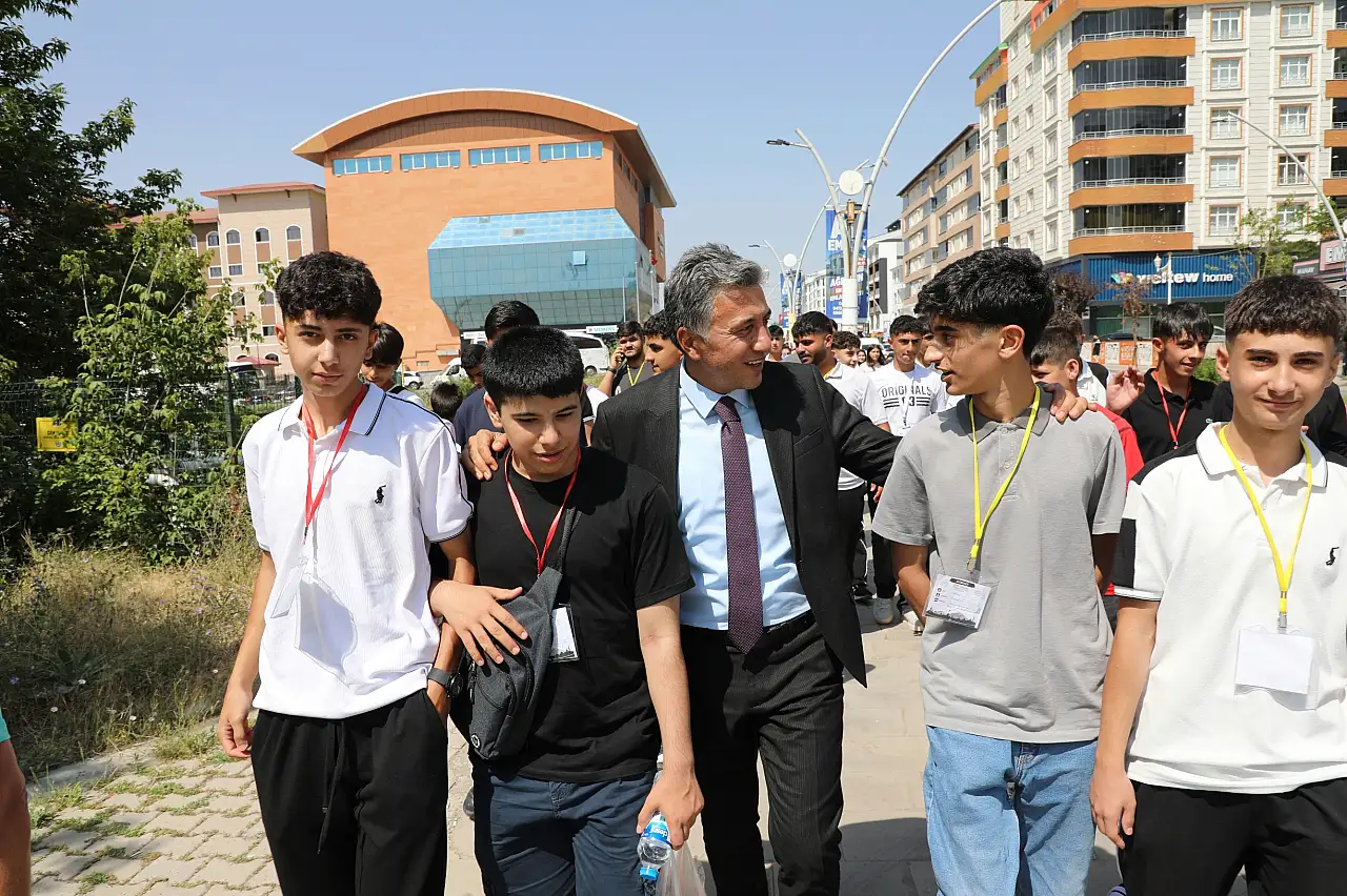 Ağrı'dan 3. öğrenci kafilesi tarih ve kültür yolculuğuna uğurlandı