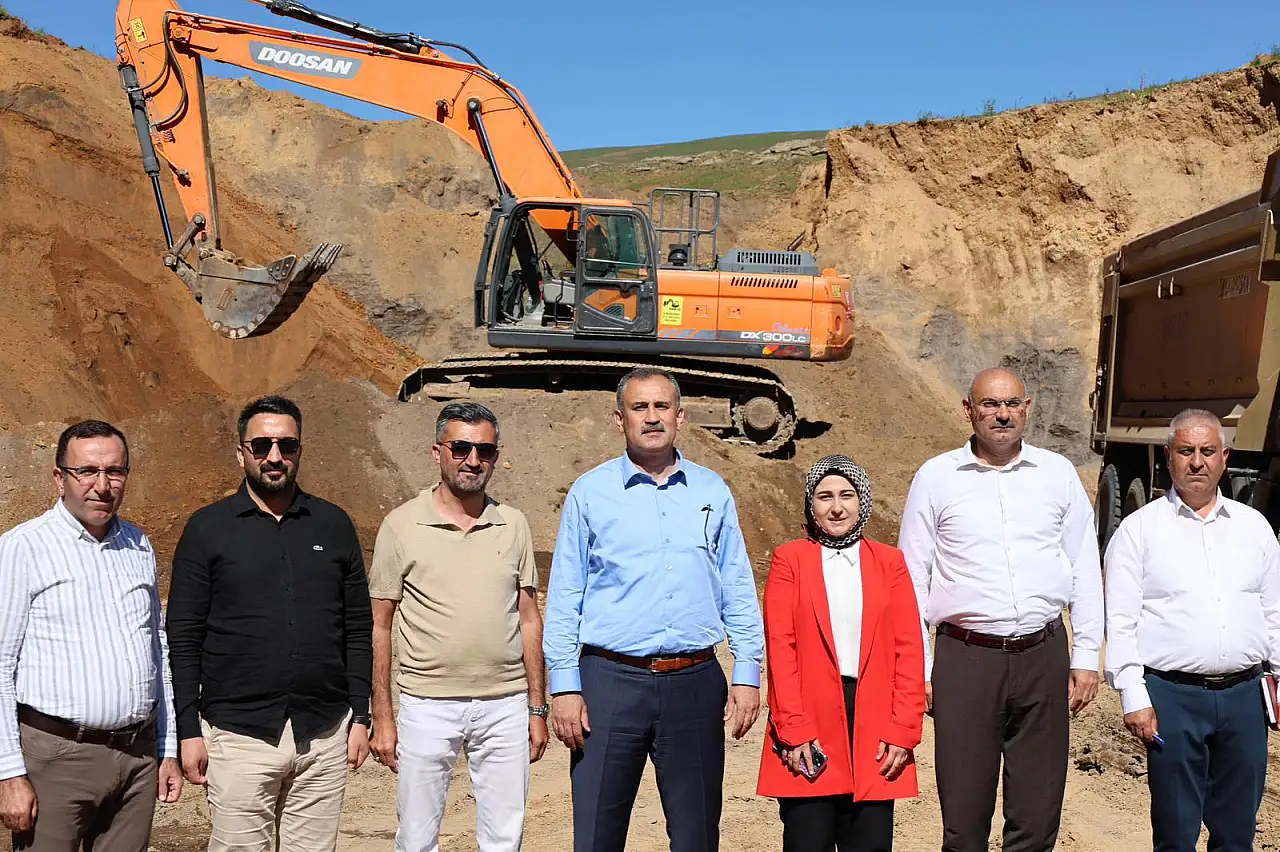 Vali Önder Bozkurt Balık Gölü Festivali öncesi hazırlıkları yerinde inceledi