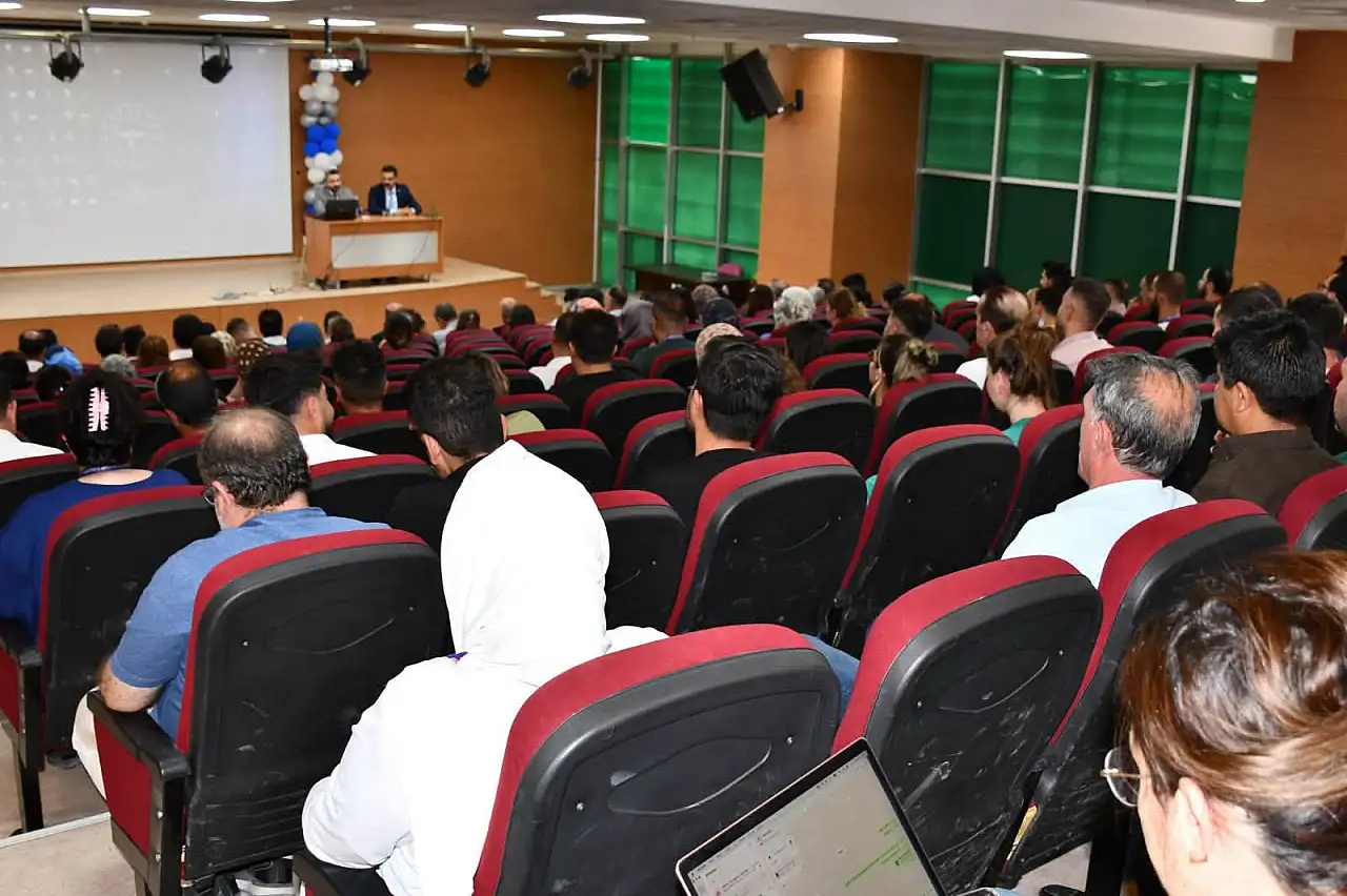İl Sağlık Müdürü Dr. Mehmet Acu Ağrı Eğitim ve Araştırma Hastanesi'ni ziyaret etti