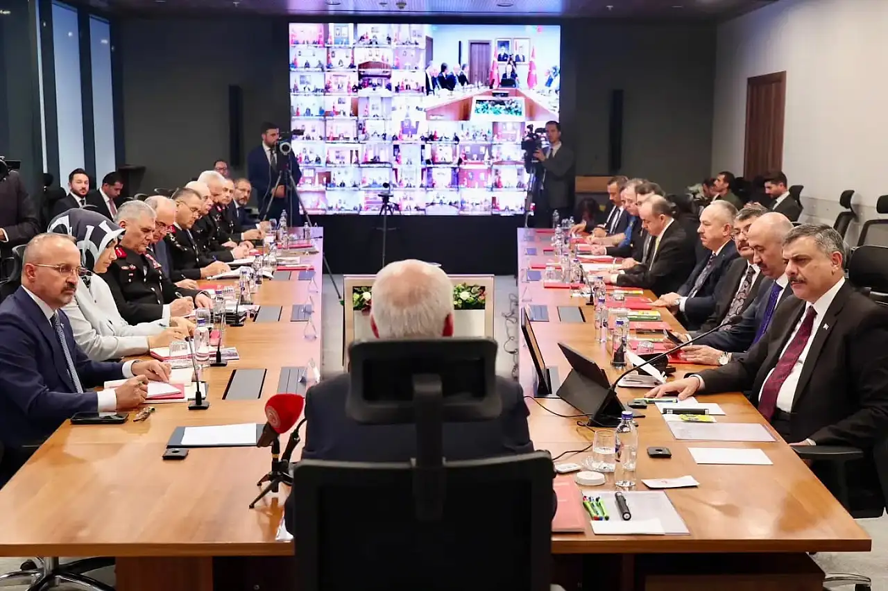 Vali Bozkurt 81 ilin katıldığı 'Terörsüz Türkiye' toplantısına katıldı