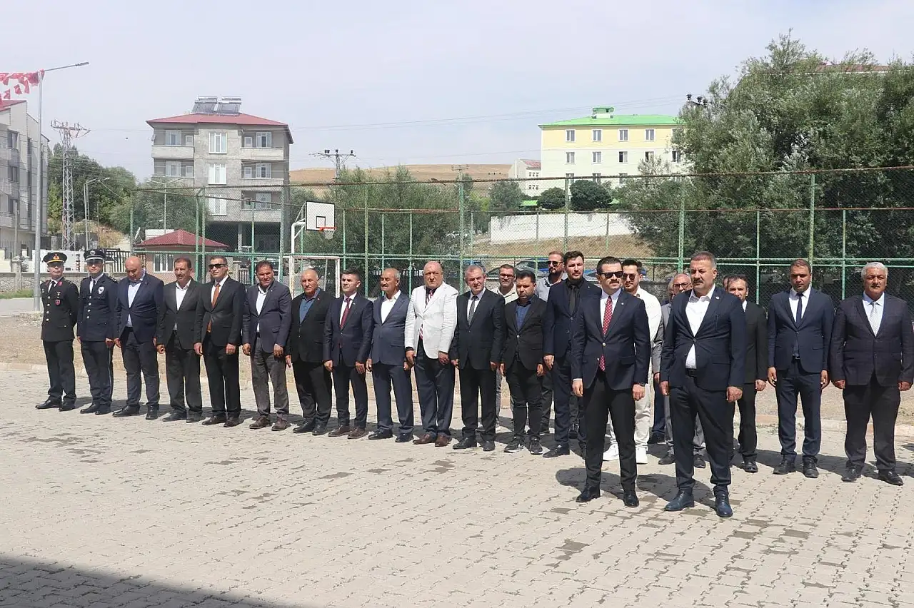 Tutak'ta 30 Ağustos Zafer Bayramı düzenlenen törenle kutlandı