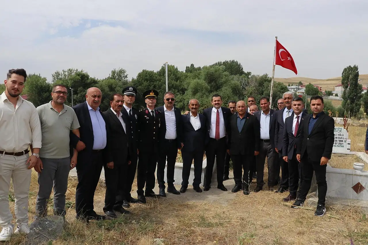Tutak'ta 30 Ağustos'ta şehitler unutulmadı