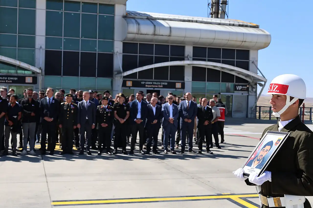 Ağrılı Gazi Harun Kahriman son yolculuğuna uğurlandı