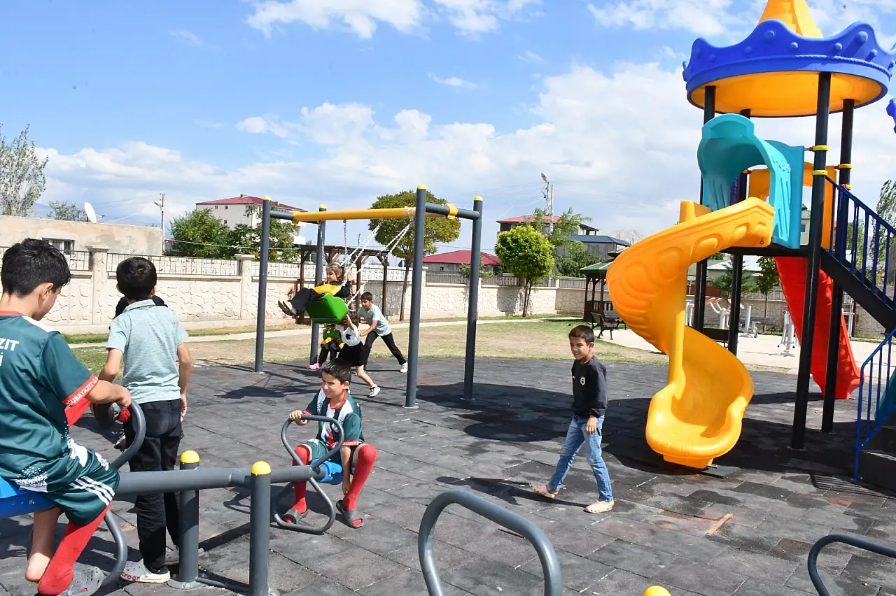 Defalarca tahrip edilen park baştan aşağı yenilendi