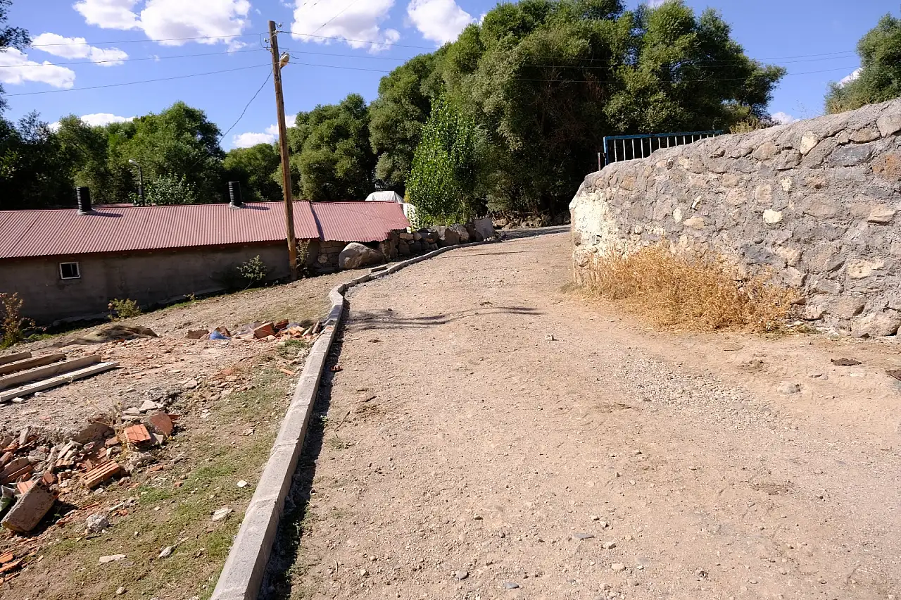 Taşlıçay'ın Yassıkaya Köyü yeni görünümüne kavuşuyor