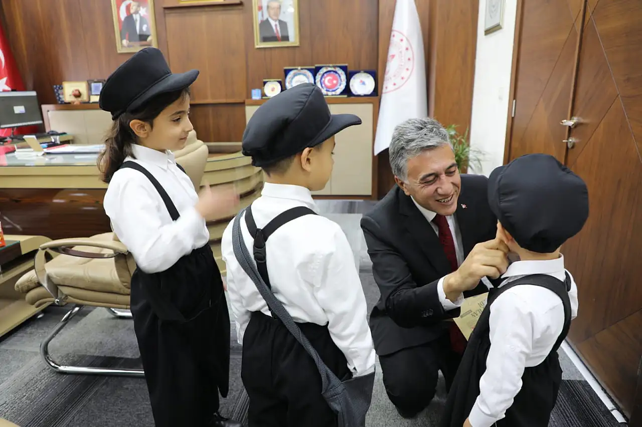 Ağrı'da minik öğrenciler 1923'ün gazetecileri oldu
