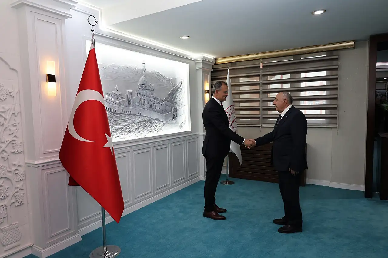 Ağrı Valisi Önder Bozkurt Cumhuriyet Bayramı tebriklerini kabul etti