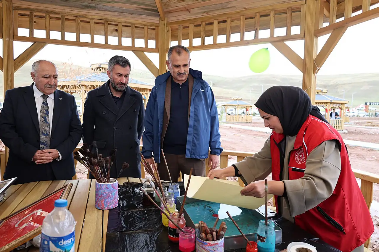 Eleşkirt'e 40 dekarlık mesire alanı açıldı, kayak tesisi müjdesi verildi