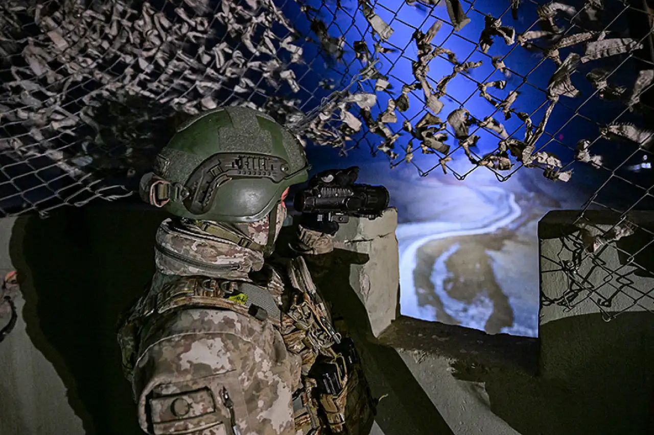 Van'da hudut kartalları vatan nöbetinde