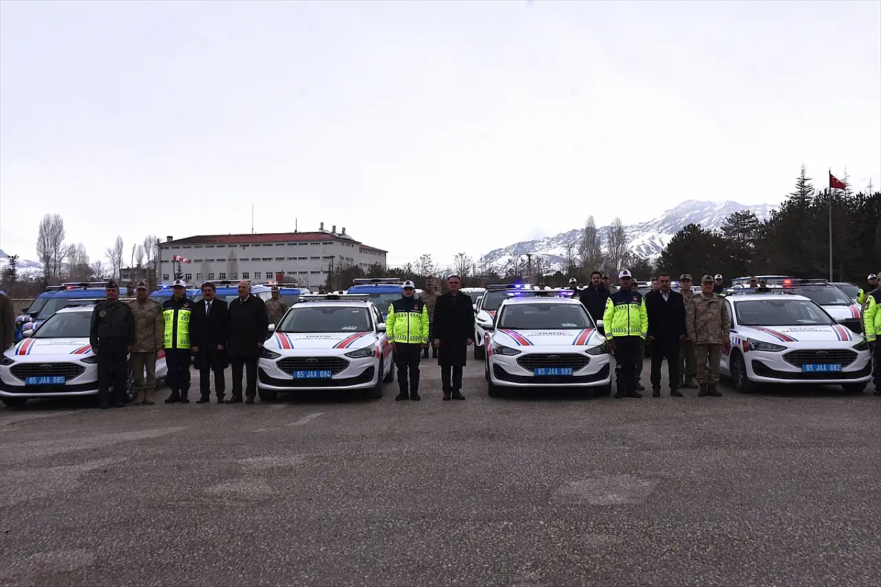 Van İl Jandarma Komutanlığı'na 72 yeni araç tahsis edildi