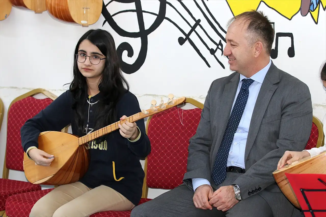 Erzurum'daki gençlik merkezleri gençlerin sanat ve sporla buluşma noktası oldu