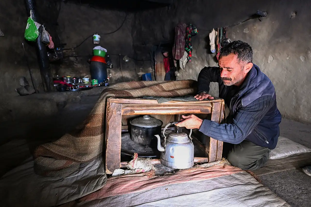 Van'da asırlık 'tandır kürsüsü' geleneği yaşatılmaya devam ediyor