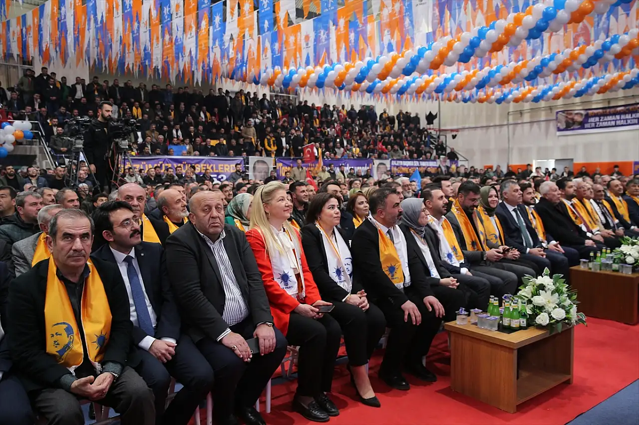 AK Parti Bitlis İl Kongresi'nden güçlü mesajlar verildi
