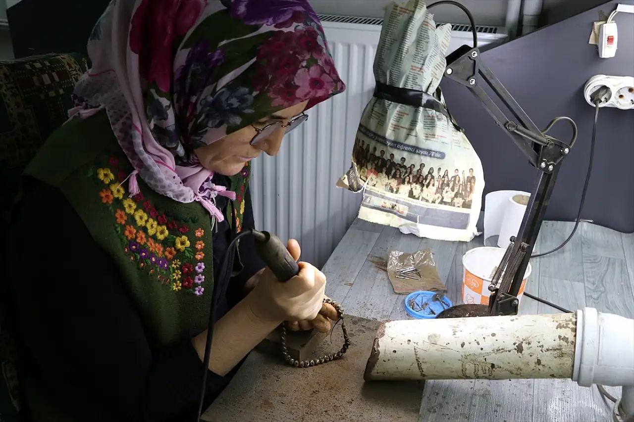 Erzurum'un oltu taşı, 50 metrekareden 500 metrekarelik imalathaneye taşındı