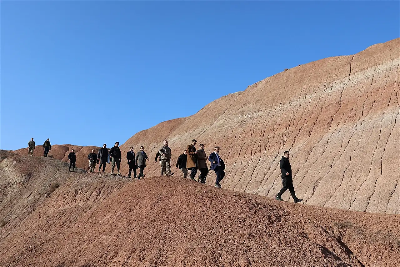 Iğdır'ın Gökkuşağı Tepeleri turizme kazandırılıyor