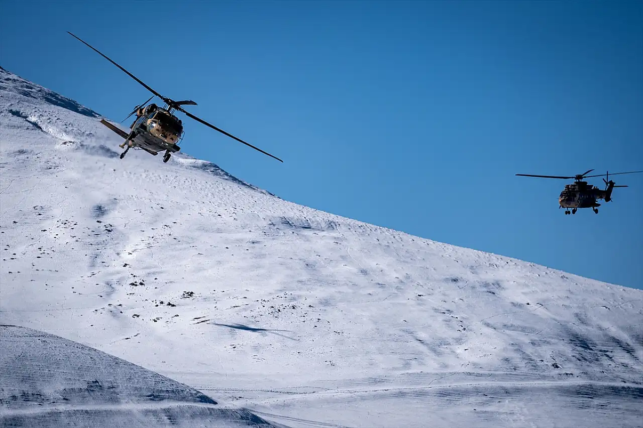 Kars'ta Türk Silahlı Kuvvetleri'nin 'Kış-2025 Tatbikatı' 20 ülkeden katılımla nefes kesiyor