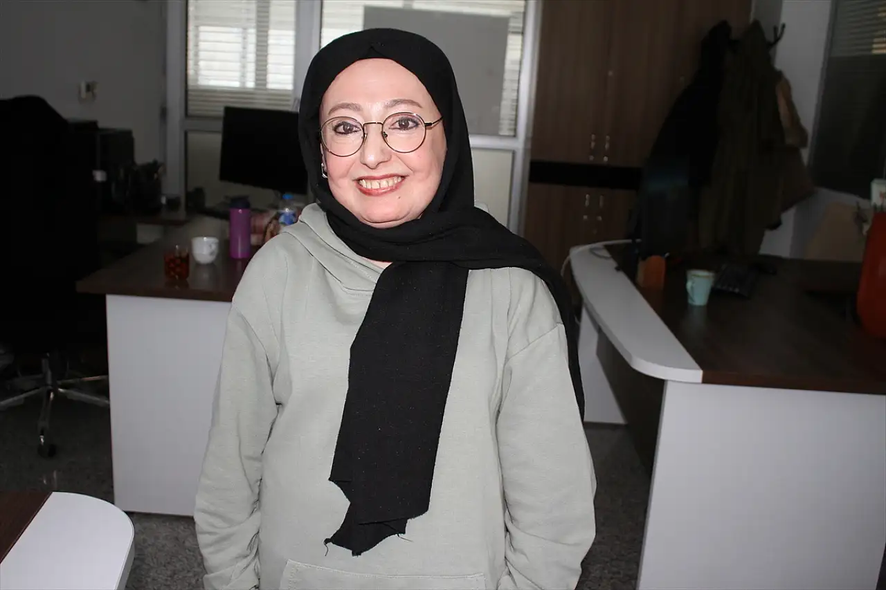 Van'da engelleri aşarak iki üniversite bitiren anne, azmiyle örnek oluyor