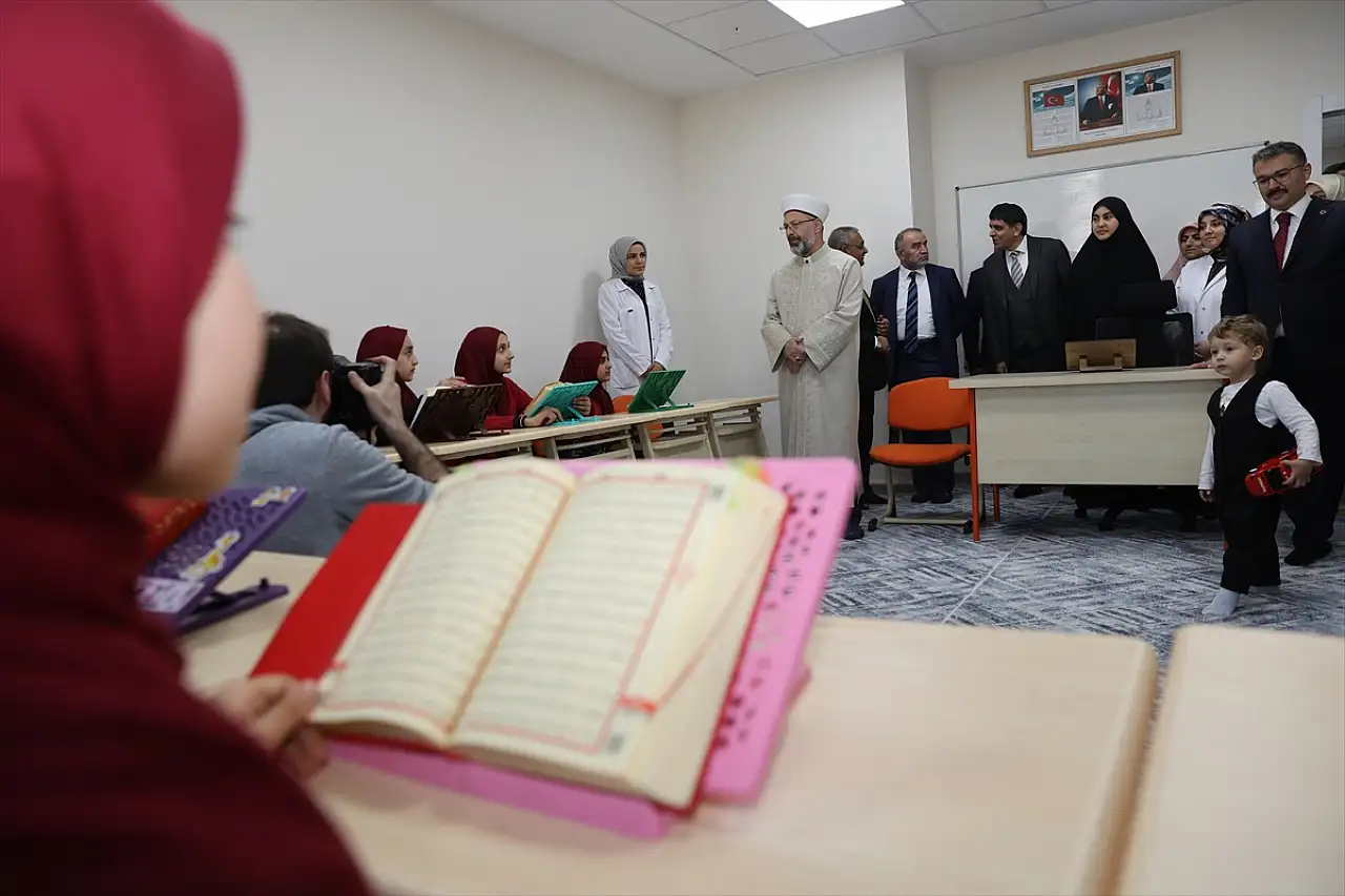 Diyanet İşleri Başkanı Erbaş, Iğdır'da Kur'an kursu açılışına katıldı