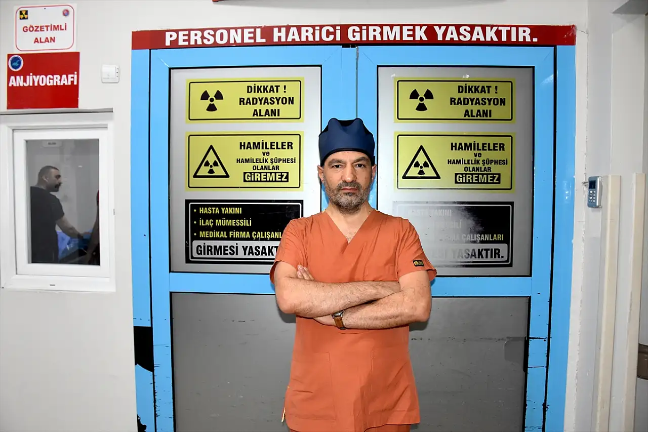 Van'da 1000 hastanın kalp deliğini ameliyatsız yöntemle kapattı