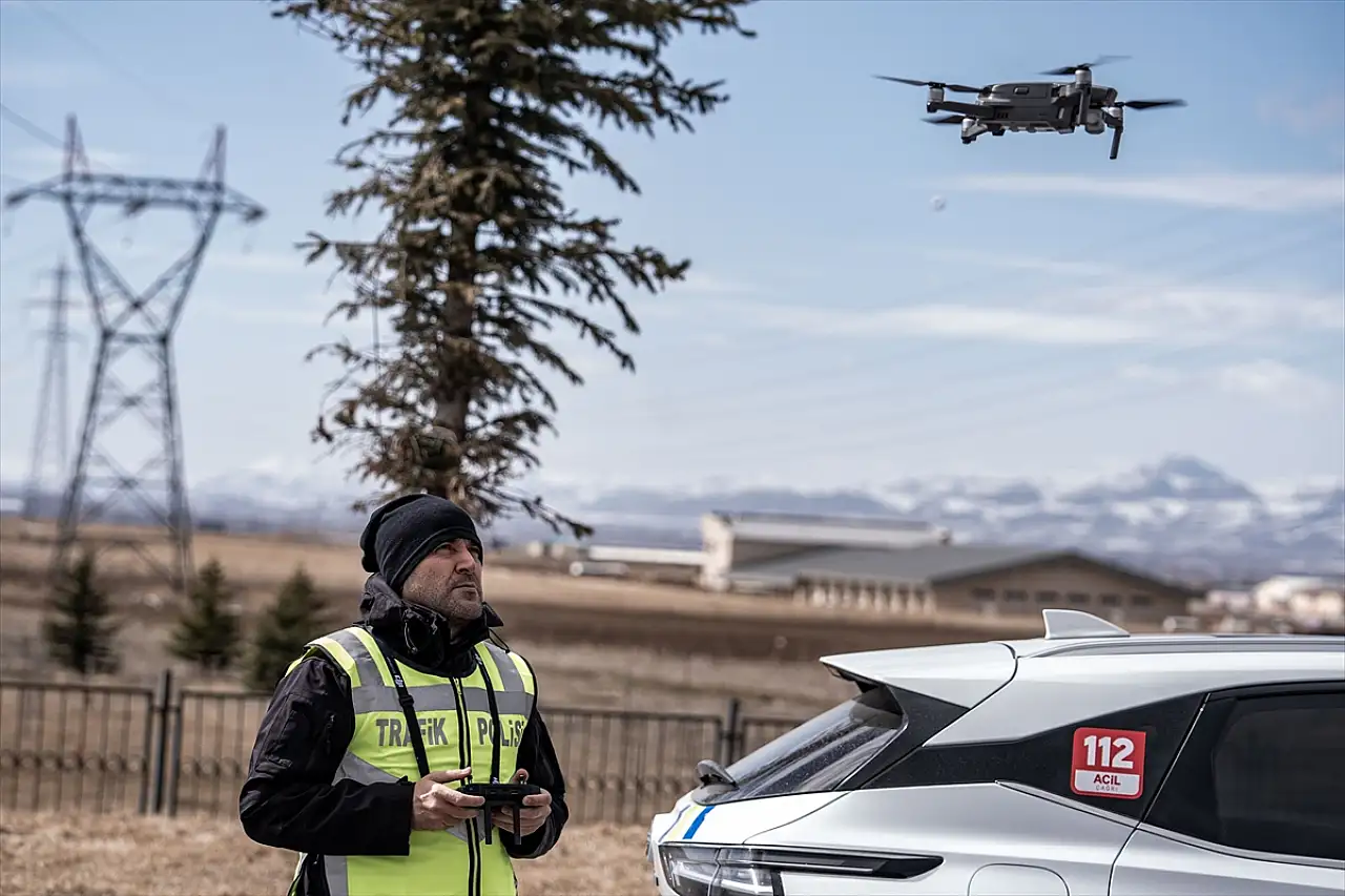 Erzurum'da bayram öncesi dron destekli trafik denetimi