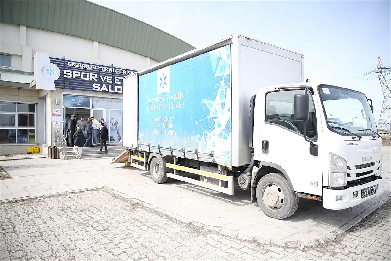 Erzurum'da üniversitelilerden 7 yıldır süren bayram sevinci