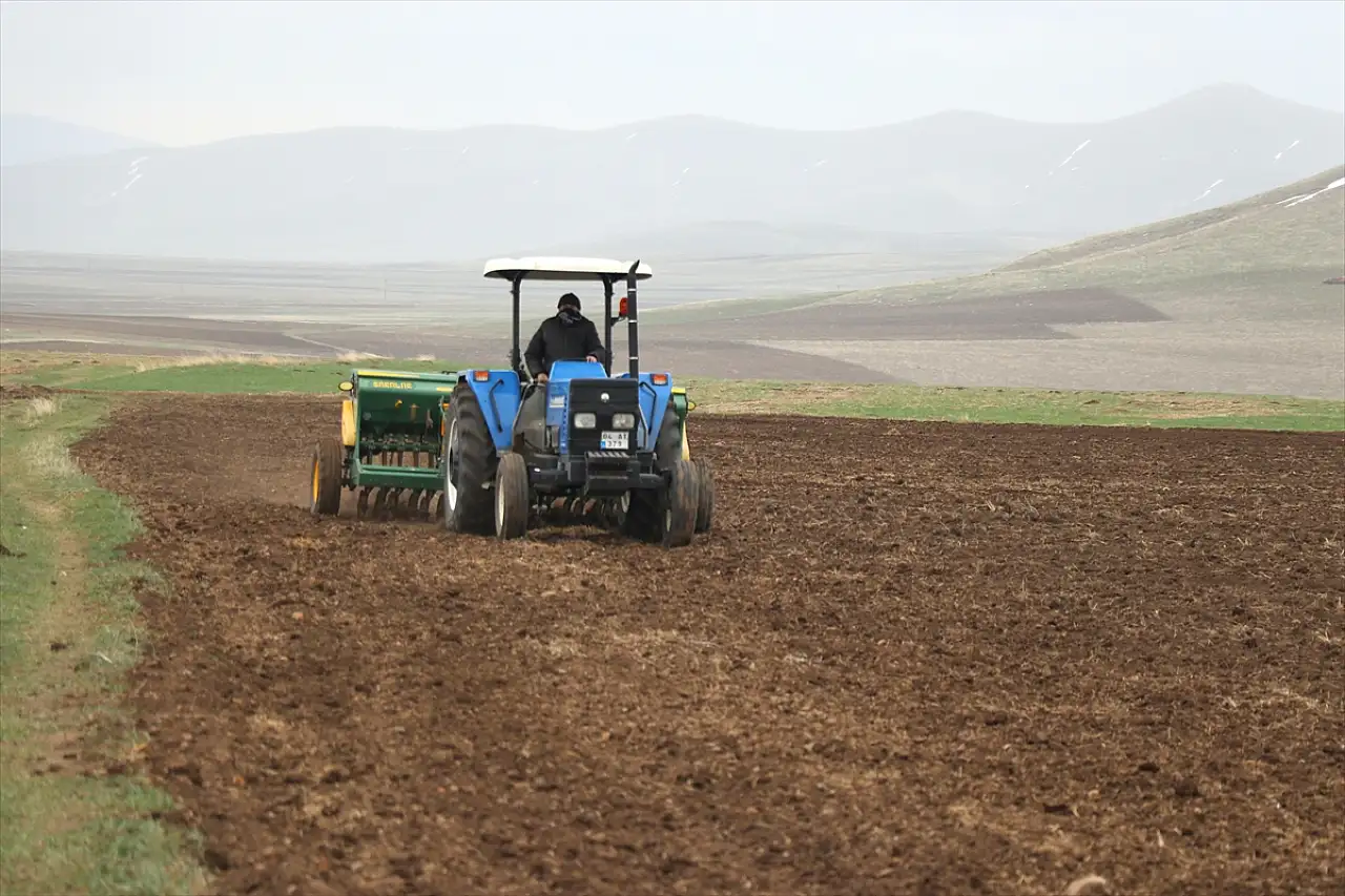 Ağrı'da çiftçilerin sabırlı bekleyişi sona erdi