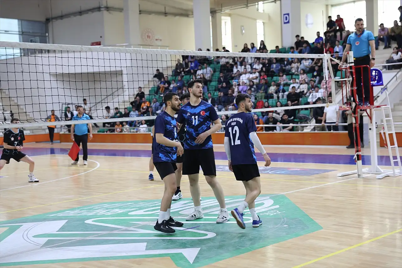 Doğu Anadolu YURTLİG voleybol şampiyonu Ağrı KYK oldu