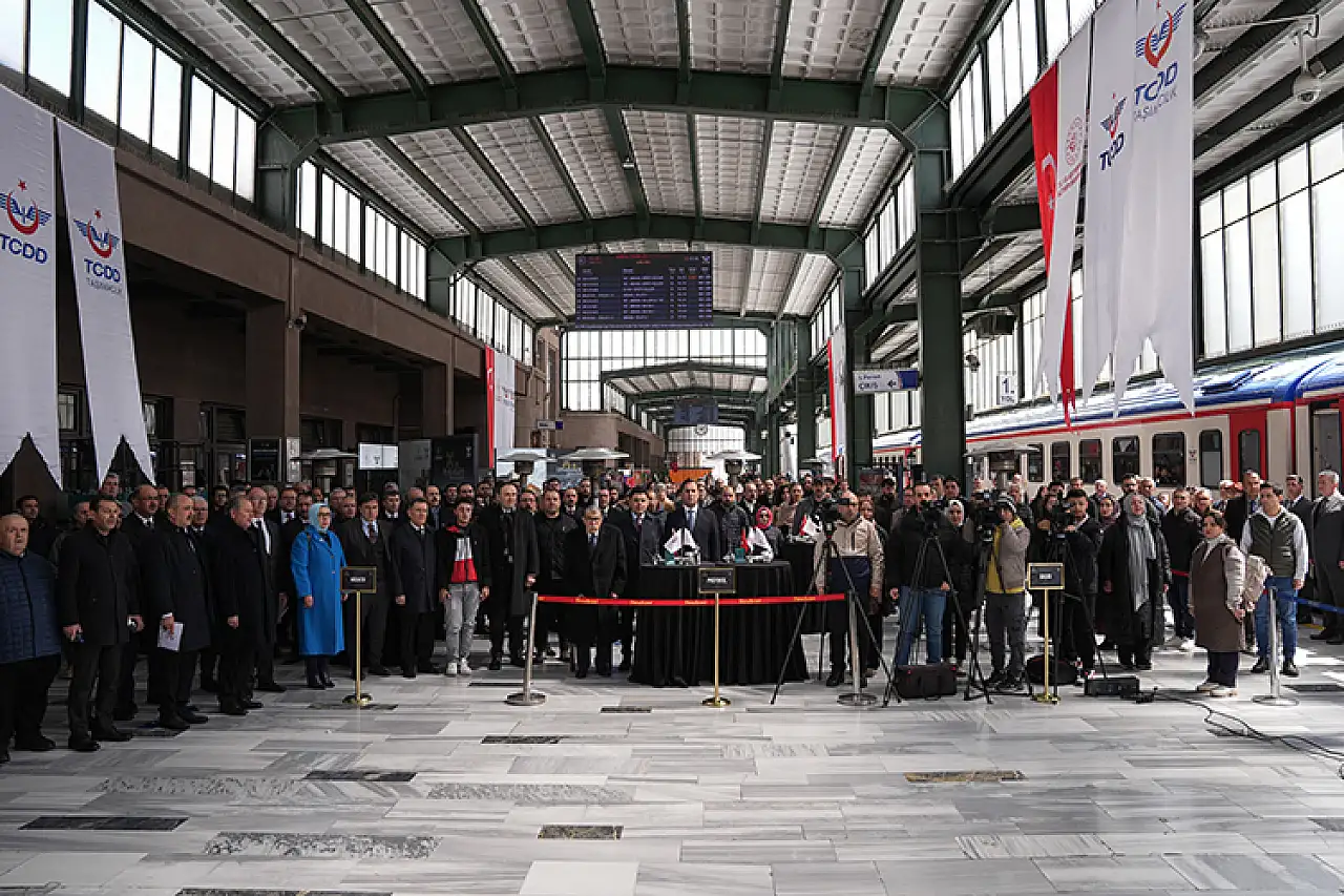 Turistik Diyarbakır Ekspresi yeni sezonun ilk seferi için yola çıktı
