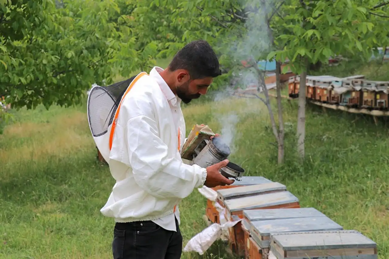 Devlet Desteğiyle Arıcılığa Yönelen Hemofili Hastası Girişimci, Siparişleri Tükenme Noktasına Geldi!