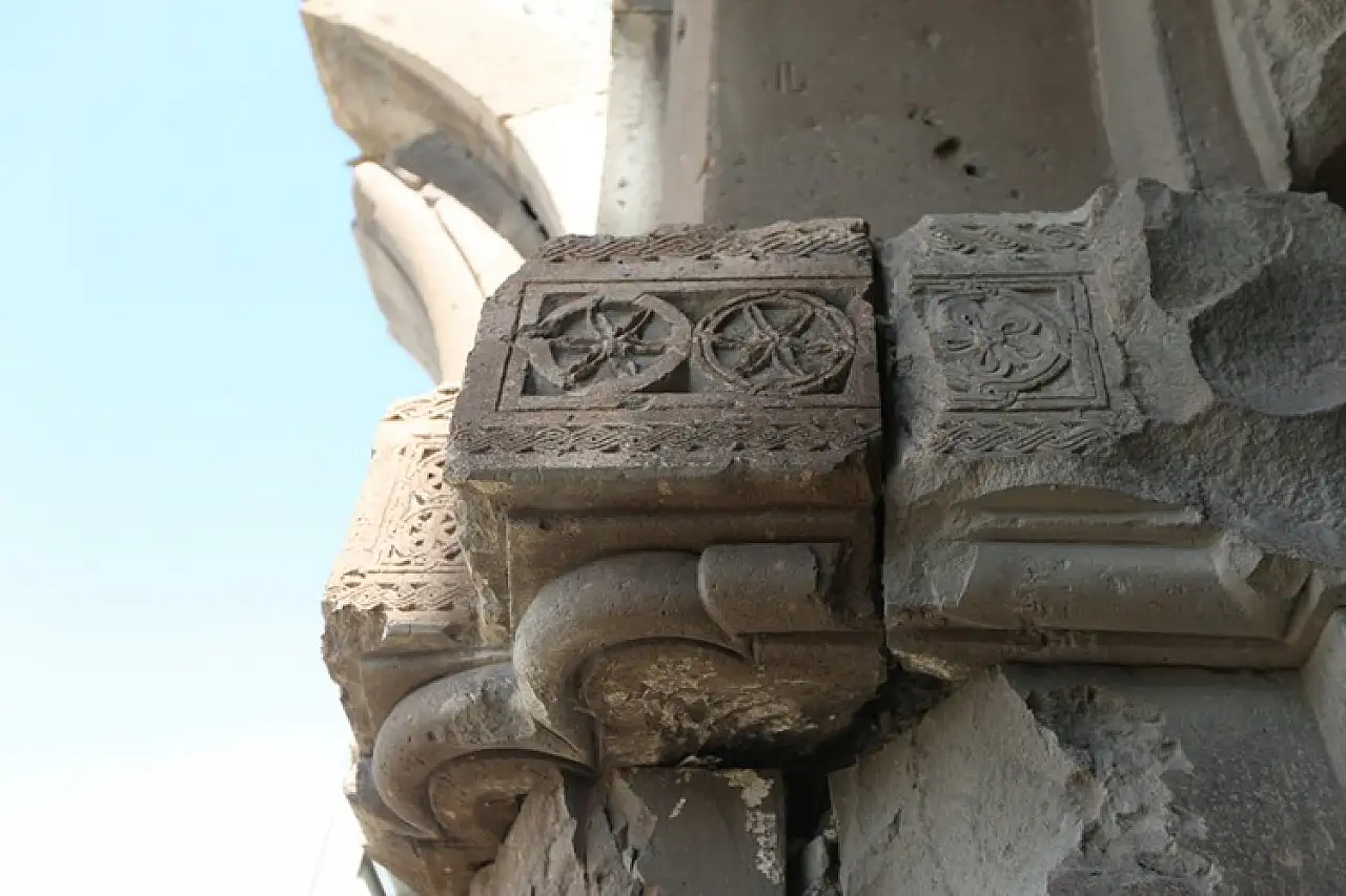Ani Ören Yeri'nde Fethiye Camisi restorasyonu tamamlanıyor, tarih yeniden gün yüzüne çıkacak!