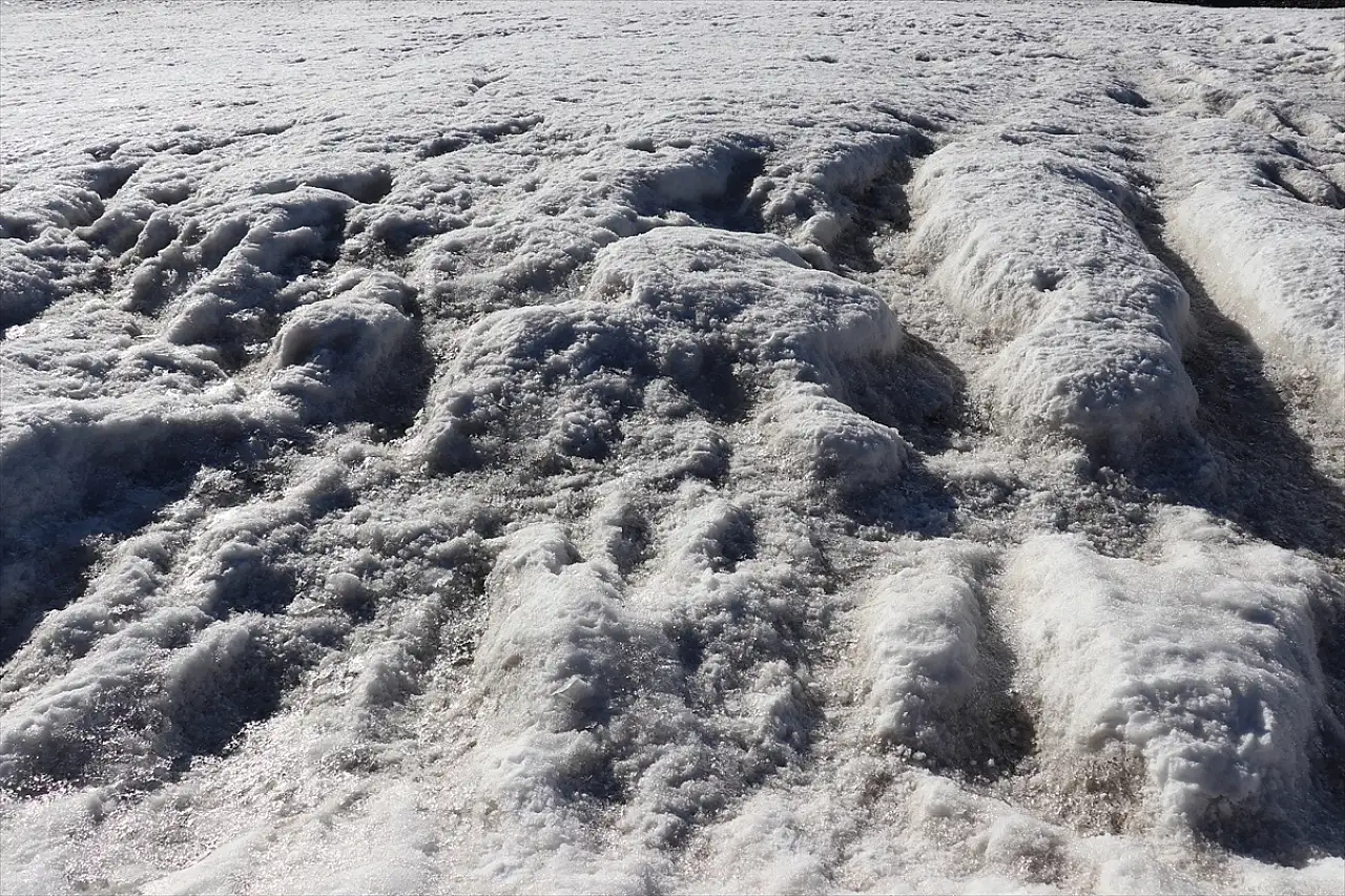 Küresel ısınma Ağrı Dağı'nı vurdu: Buzullar hızla eriyor!