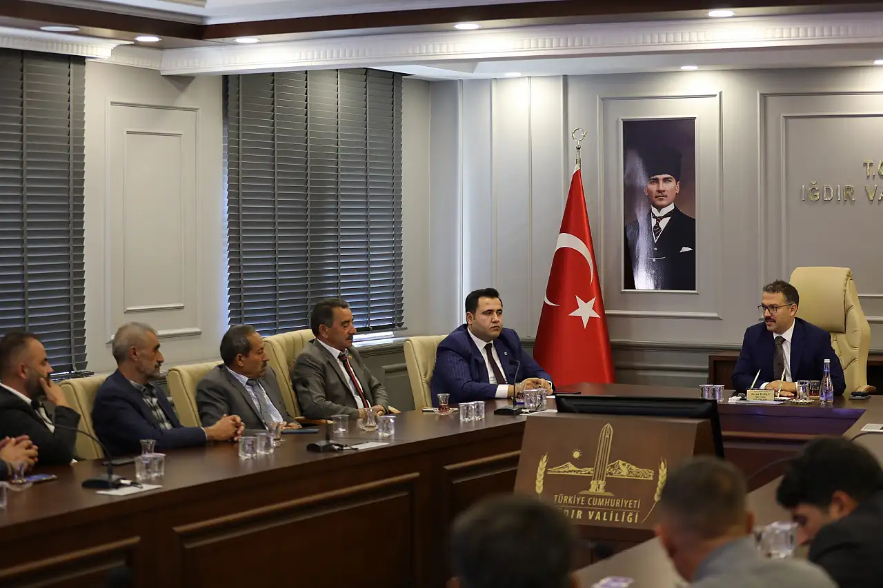 Iğdır Valisi Ercan Turan Muhtarlarla Bir Araya Geldi