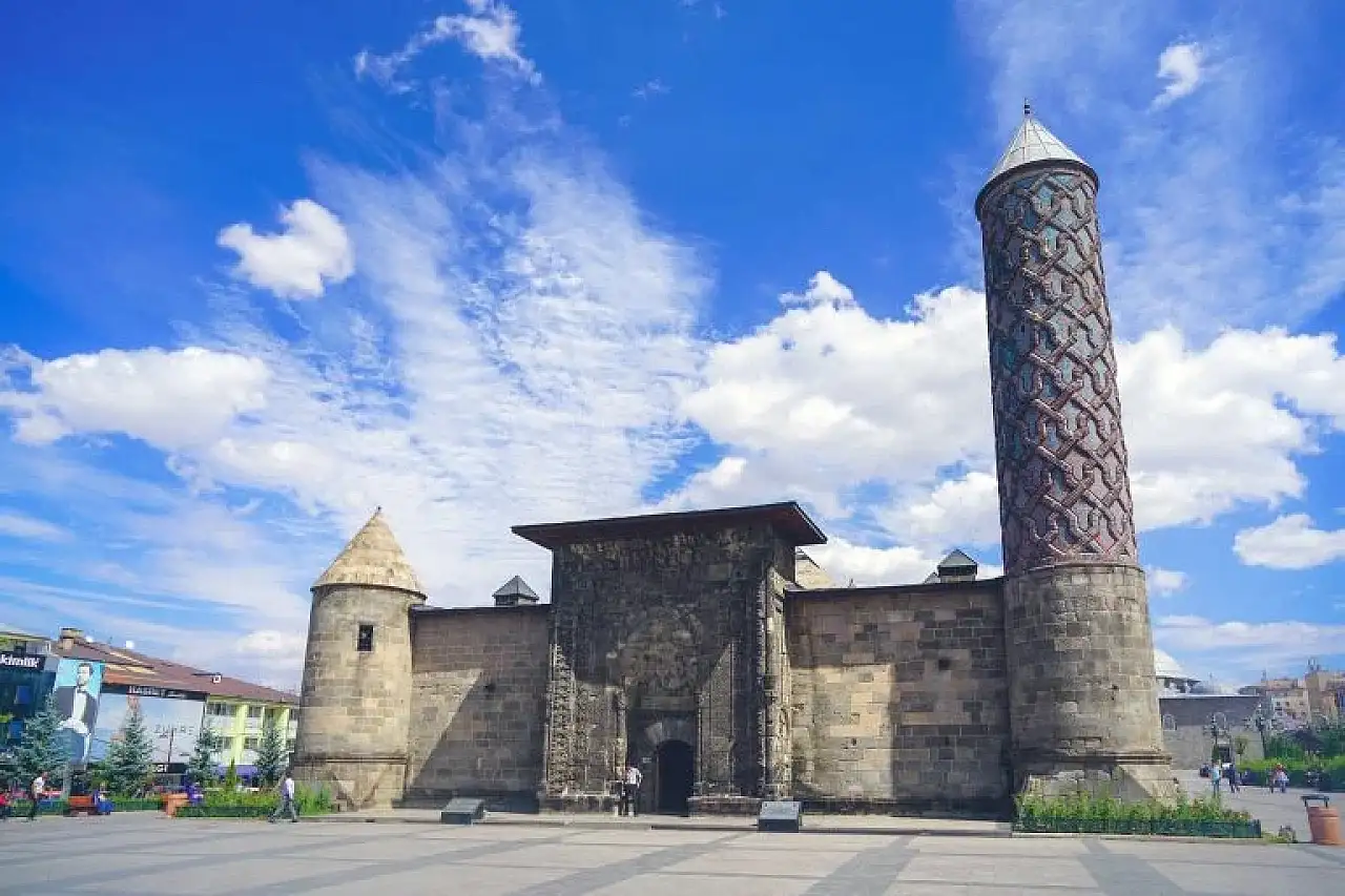 Erzurum'da Gezilecek Yerler: Narman, İspir, Çoruh ve Daha Fazlası