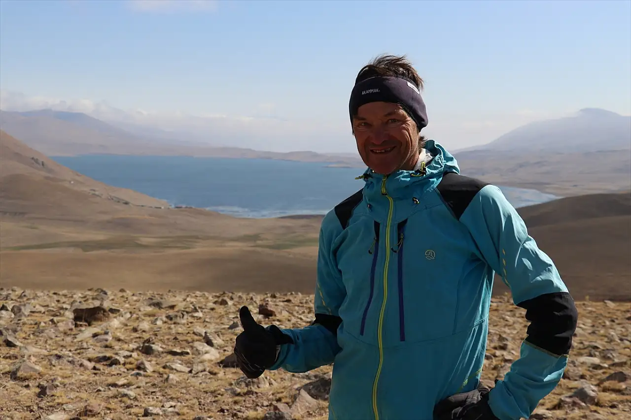 Fransa'dan yola çıktı, 7 bin kilometre sonra Ağrı'ya ulaştı