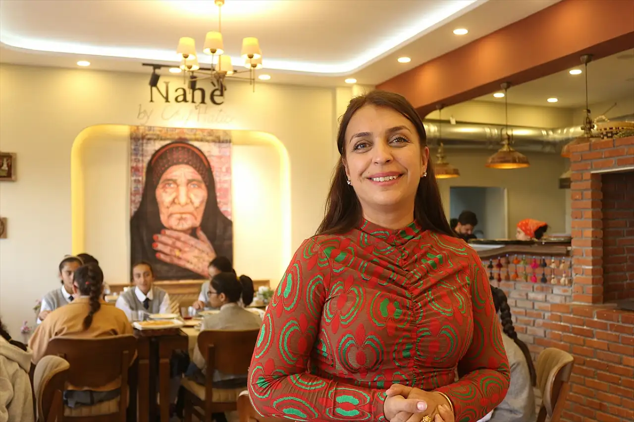 Doğubayazıt'ta bir restoran kız çocuklarının gülüşleriyle doldu