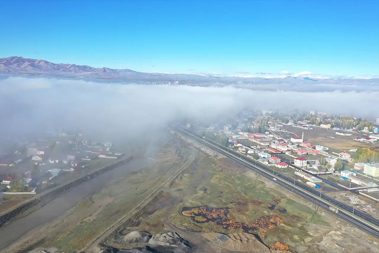 Ağrı'da kar ve sis görsel şölen sundu