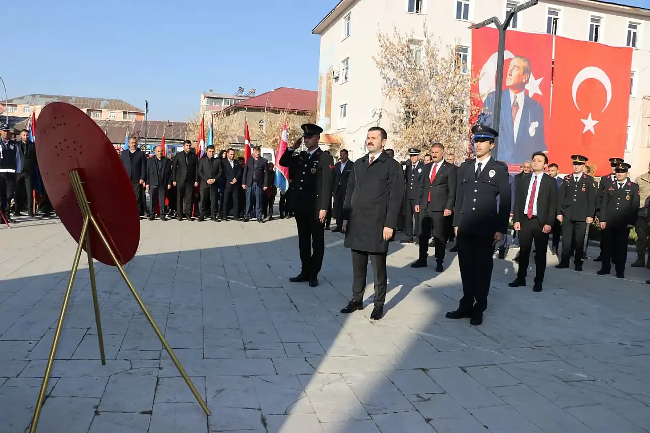 Cumhuriyetimizin kurucusu Gazi Mustafa Kemal Atatürk, Tutak'ta anıldı