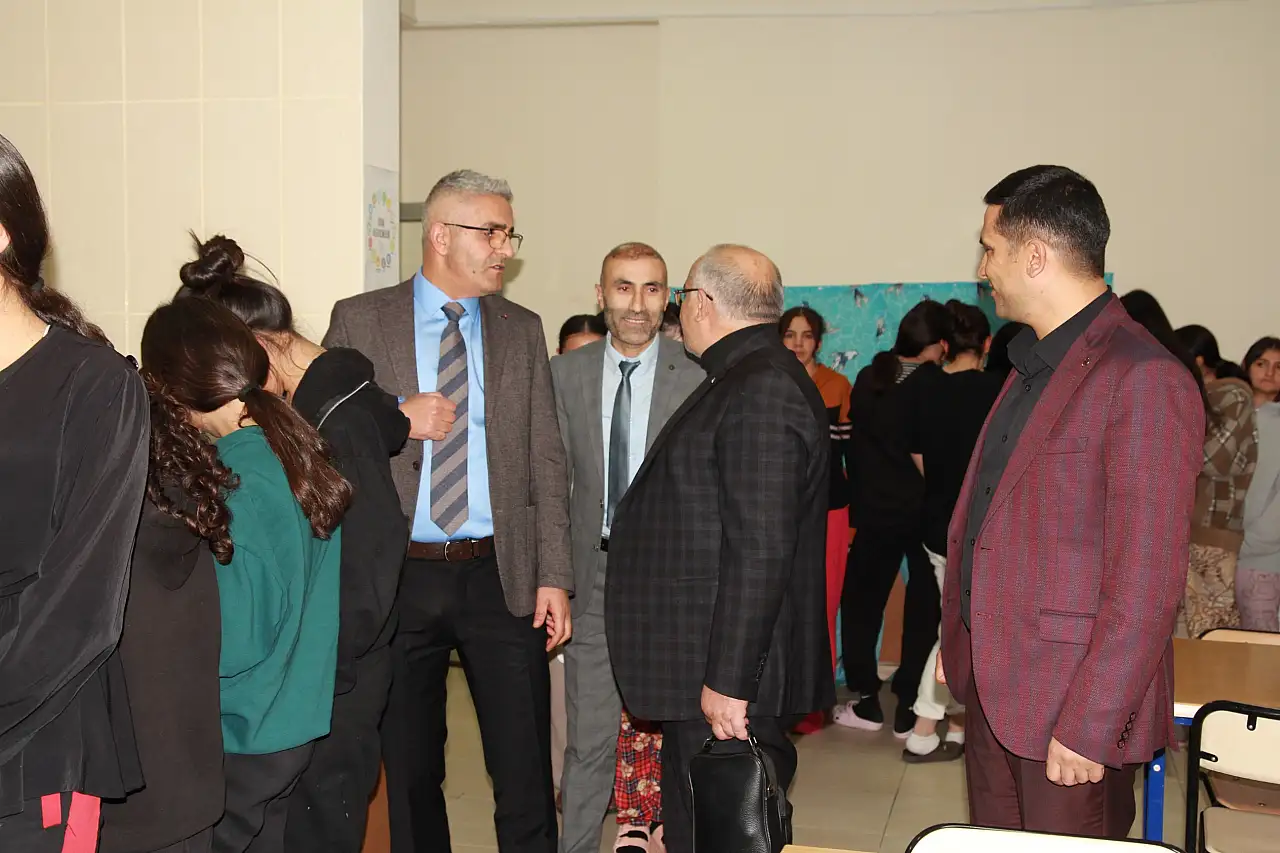 Doğubayazıt'ta pansiyon ziyareti: Öğrencilerin talepleri yerinde dinlendi