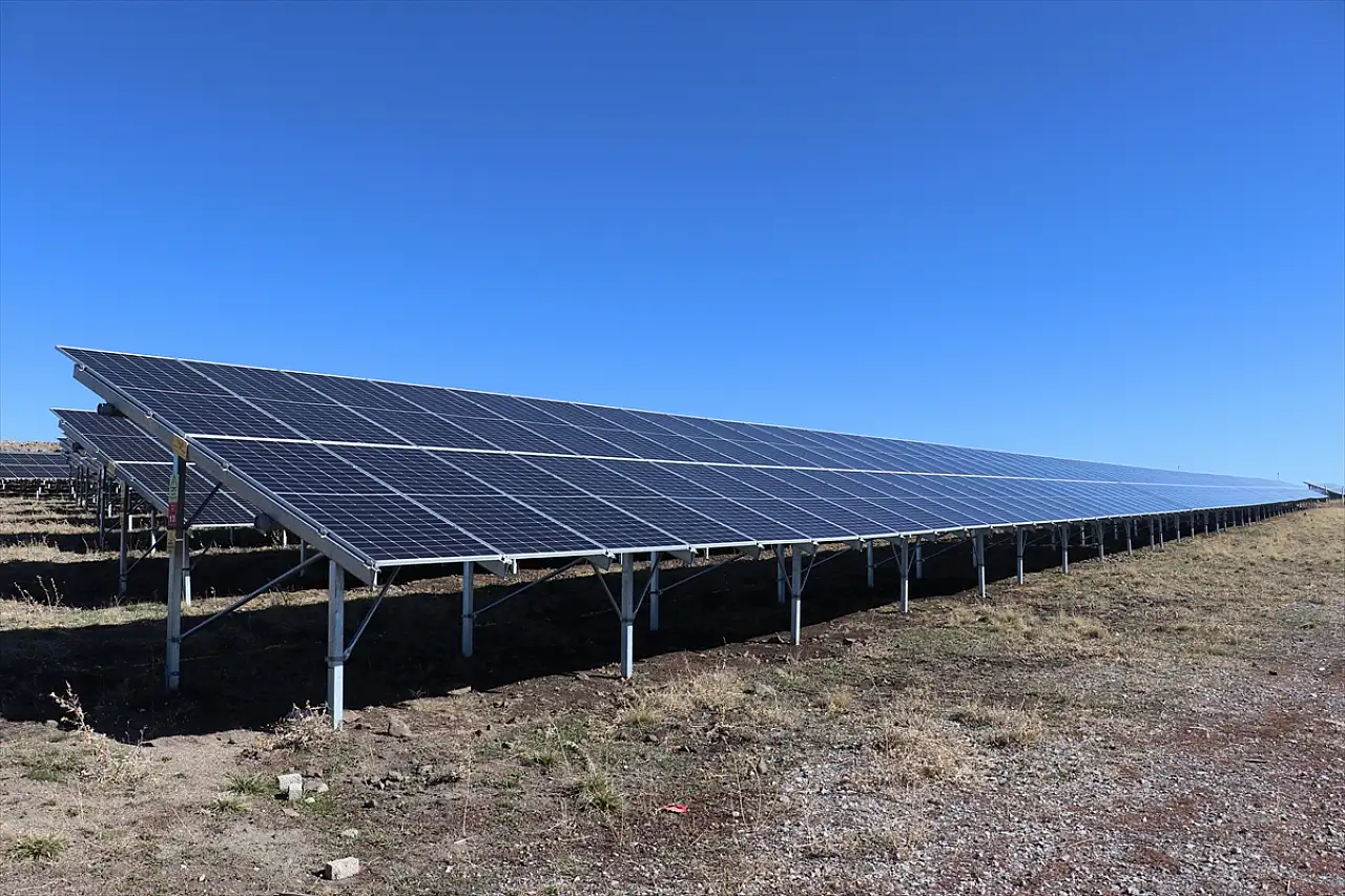 Karın eksik olmadığı Ağrı güneş enerjisinde öne çıkıyor